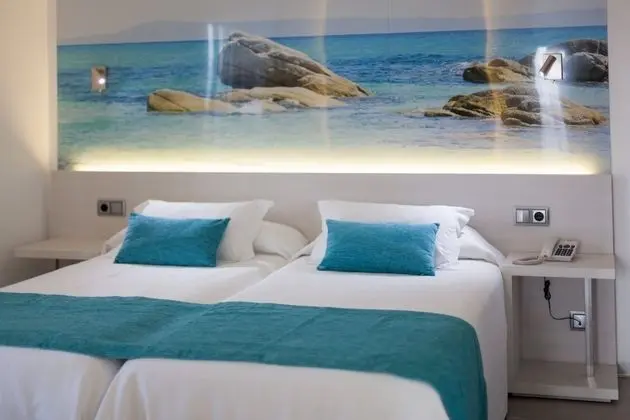 Standard Tek Büyük Yataklı Oda, Deniz Manzaralı, Kule (2 Adults + 1 Child)