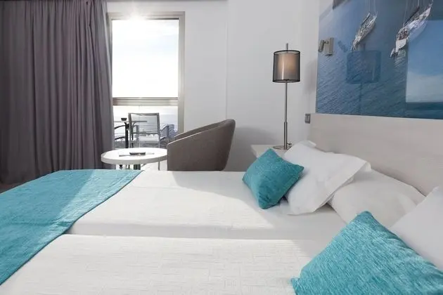 Standard Tek Büyük Yataklı Oda, Deniz Manzaralı, Kule (2 Adults + 1 Child)