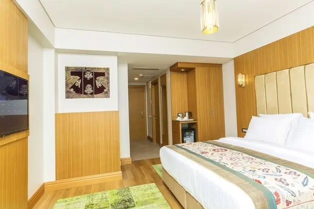 Deluxe Tek Büyük Yataklı Oda, 1 En Büyük (King) Boy Yatak, Sigara İçilmez, Bahçe Manzaralı