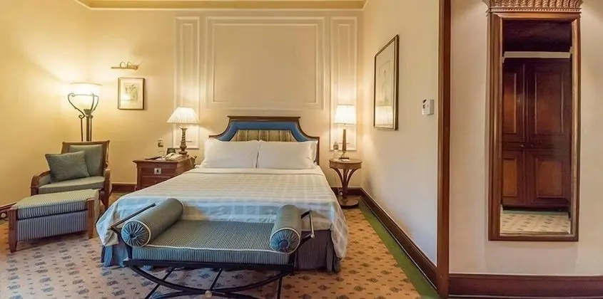 Luxury Oda