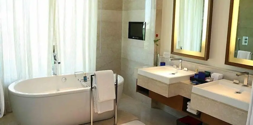 Luxury Oda
