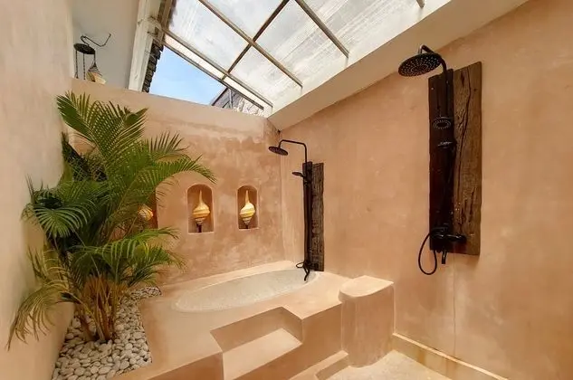 Comfort Villa, 2 Yatak Odası, Balkon, Havuz Manzaralı
