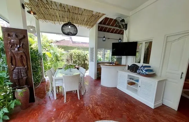Comfort Villa, 2 Yatak Odası, Balkon, Havuz Manzaralı