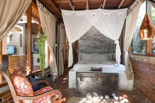 Family Villa, 4 Yatak Odası, Avlu Manzaralı, Havuz Kenarı