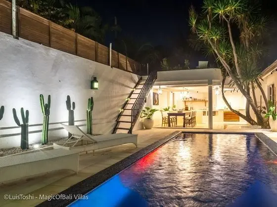 Luxury Villa, 3 Yatak Odası, Balkon/Veranda, Bahçe Manzaralı