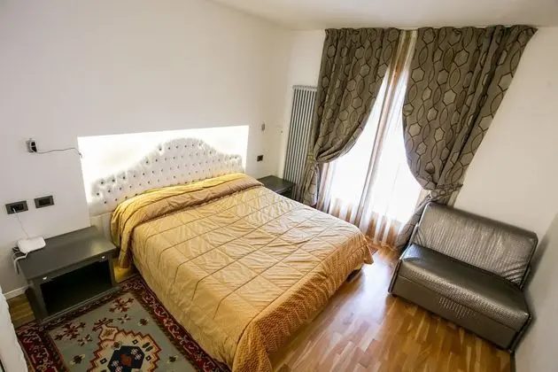 Üç Kişilik Oda