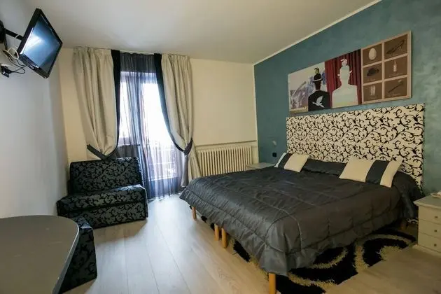 Üç Kişilik Oda