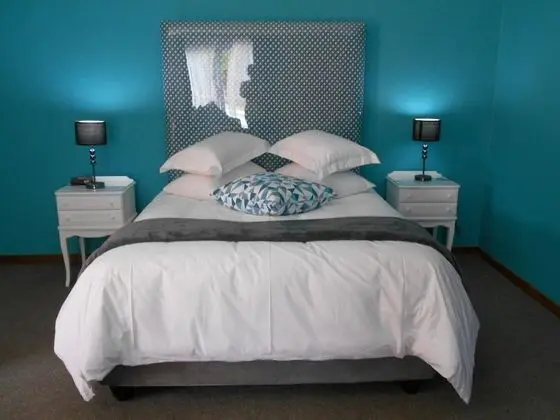 Self-catering units - Queen Bed