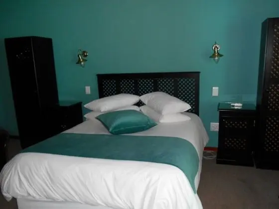 Self-catering units - Queen Bed