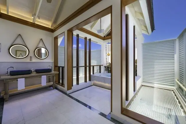 Nest Water Villa (minimum 2 adults)