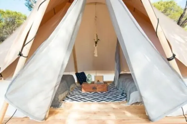 Classic Bell Tent (3-4 adults)