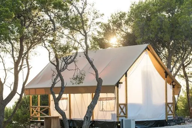 Forest Lodge (1-2 adults)