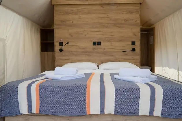 Forest Lodge (1-2 adults)