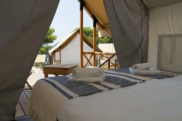 Forest Lodge (1-2 adults)