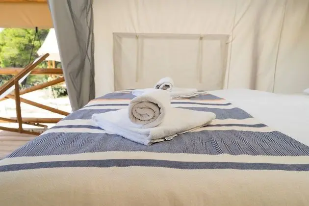 Forest Lodge (1-2 adults)