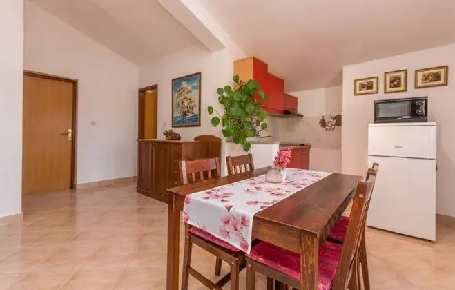 Apart Daire, 1 En Büyük (King) Boy Yatak ve Çekyat