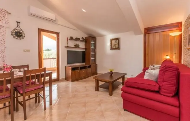 Apart Daire, 1 En Büyük (King) Boy Yatak ve Çekyat