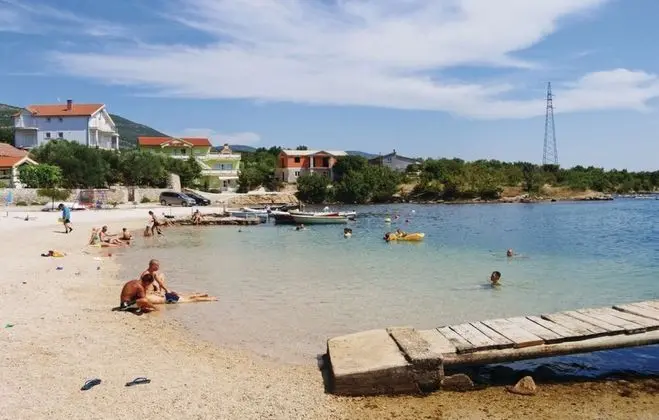 Apart Daire, 1 En Büyük (King) Boy Yatak ve Çekyat