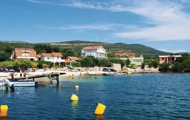 Apart Daire, 1 En Büyük (King) Boy Yatak ve Çekyat