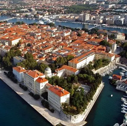 Apart Daire, 1 En Büyük (King) Boy Yatak ve Çekyat