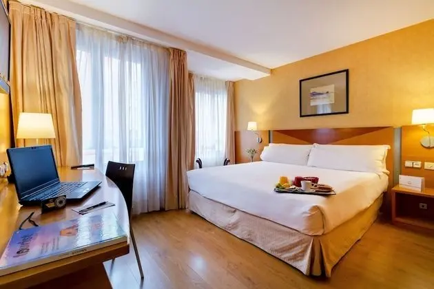 Standard Büyük Yataklı Tek Kişilik Oda