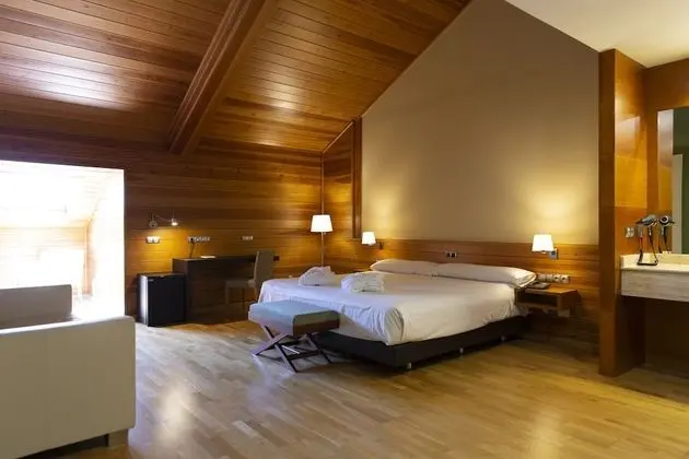 Tek Büyük veya İki Ayrı Yataklı Oda