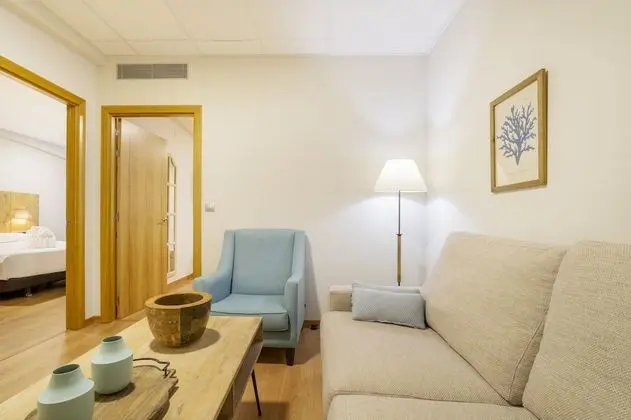 Tek Büyük Yataklı Oda (with 2 extra beds)