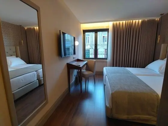 Standard Tek Büyük veya İki Ayrı Yataklı Oda