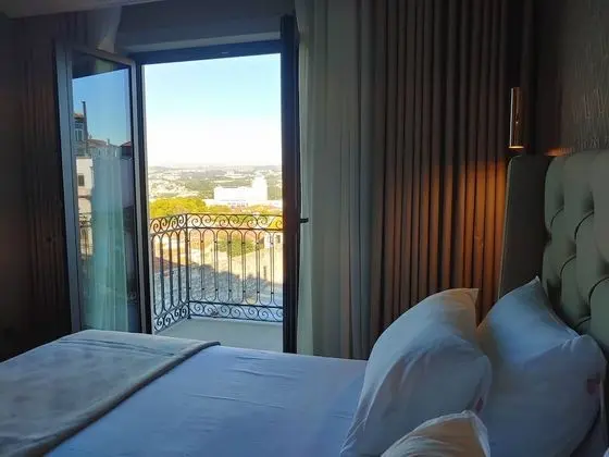Tek Büyük Yataklı Oda, Balkon