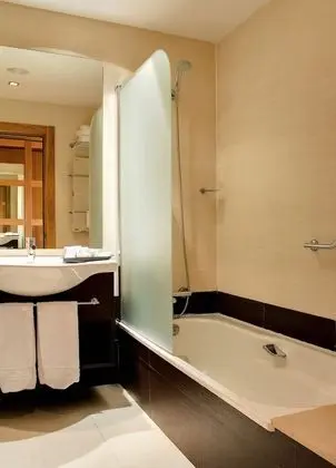 Tek Büyük Yataklı Oda (with SPA)