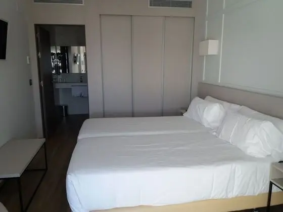 Tek Büyük veya İki Ayrı Yataklı Oda