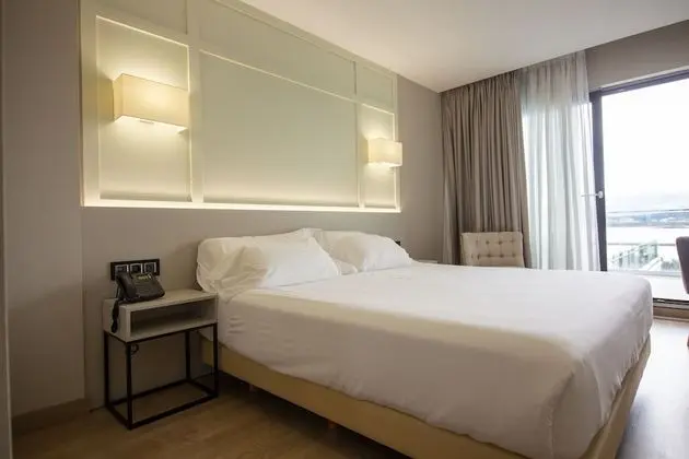 Tek Büyük veya İki Ayrı Yataklı Oda, Teras