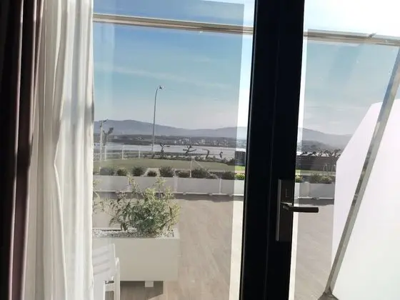 Tek Büyük veya İki Ayrı Yataklı Oda, Teras