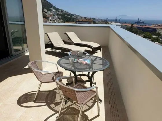 Executive Oda, Balkon