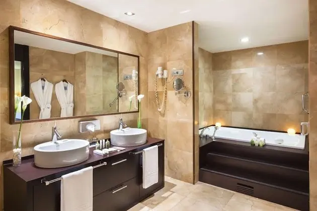 Junior Süit (2 adults + 2 children)