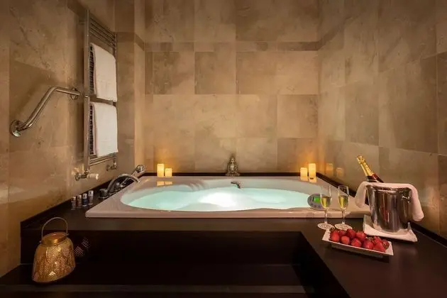 Junior Süit (2 adults + 2 children)