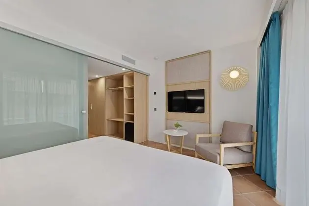 Superior Pool view Room