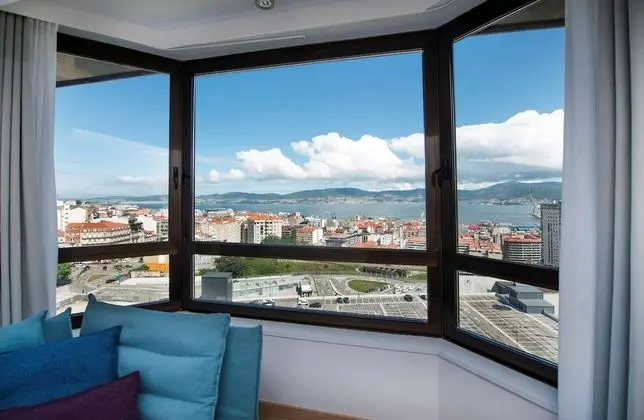 Superior Oda (King Bed and Estuary View)