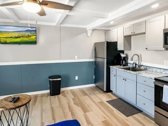 Long View Suite, Studio