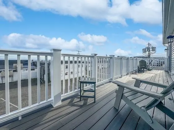 Long View Suite, Studio