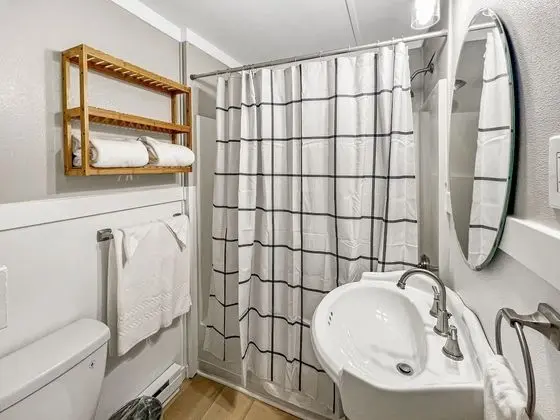 Long View Suite, Studio