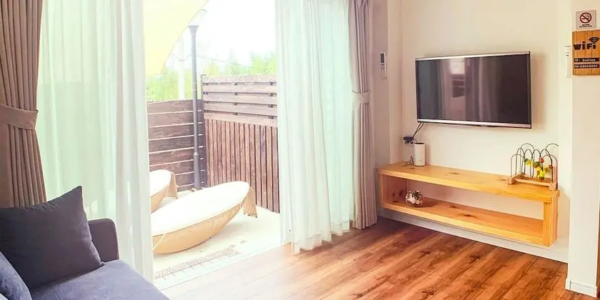 Ev (Ocean Aroha Resort C)