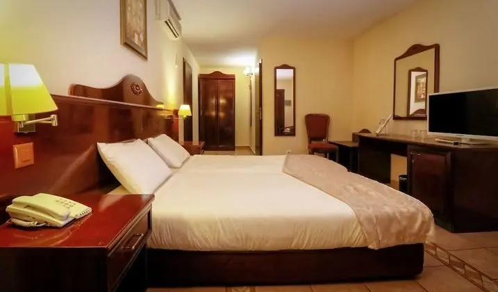 Deluxe Üç Kişilik Oda