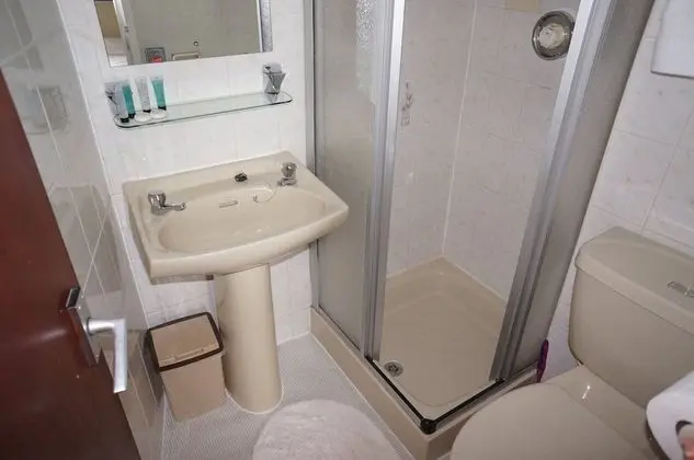 Tek Büyük Yataklı Oda (Family Bunk Beds + Sea View)
