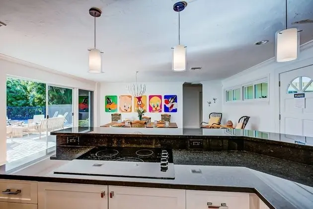 Ev (Ocean Beach Gleason Home)