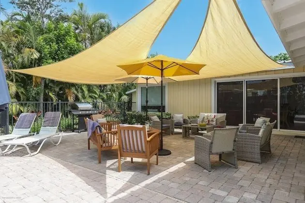 Ev (Ocean Beach Gleason Home)
