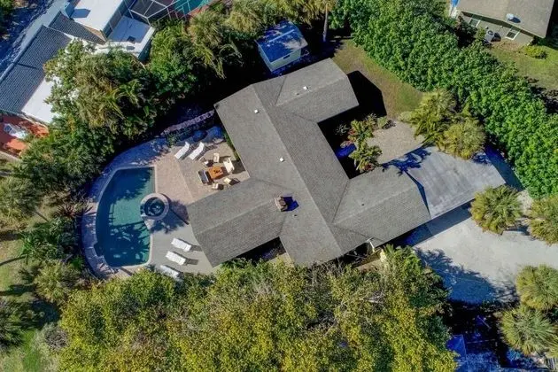 Ev (Ocean Beach Gleason Home)