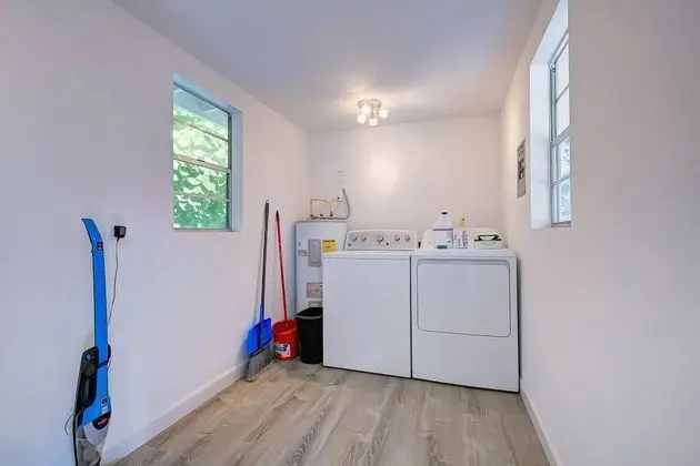 Ev (Ocean Beach Gleason Home)