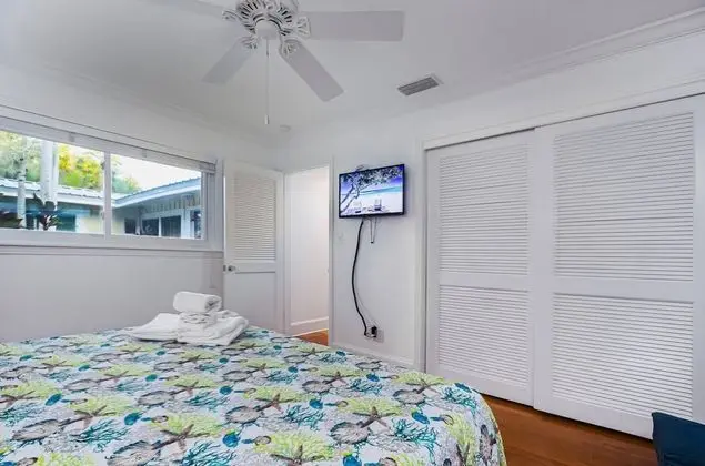 Ev (Ocean Beach Gleason Home)