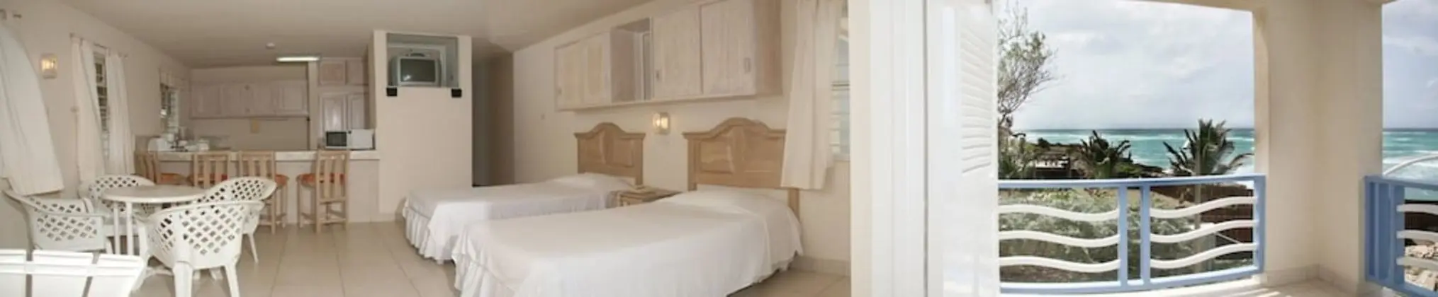 One bedroom Apartment, Patio (Air conditioned bedroom)